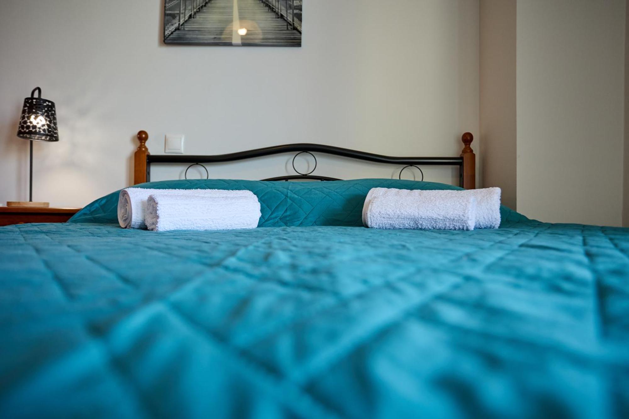 Chios Town Apartment - Heart Of Chios Town With 2 Minute Walk To The Beach Экстерьер фото
